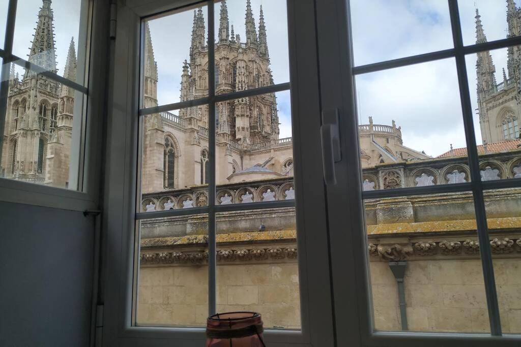 Buhardilla Con Vistas A La Catedral Apartment Burgos Bagian luar foto