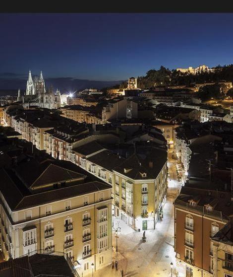 Buhardilla Con Vistas A La Catedral Apartment Burgos Bagian luar foto